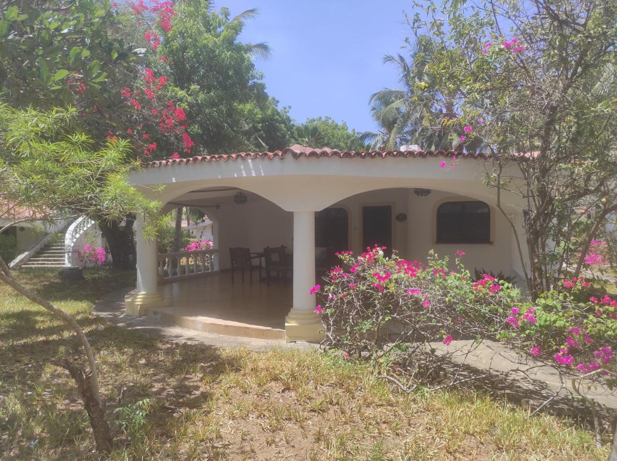 2Livu Villas Watamu Exterior photo