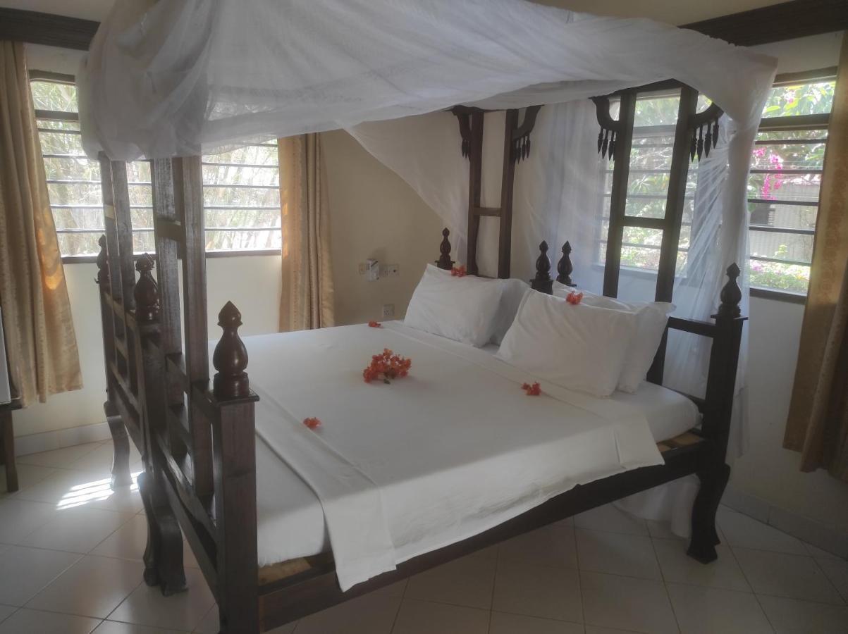 2Livu Villas Watamu Exterior photo