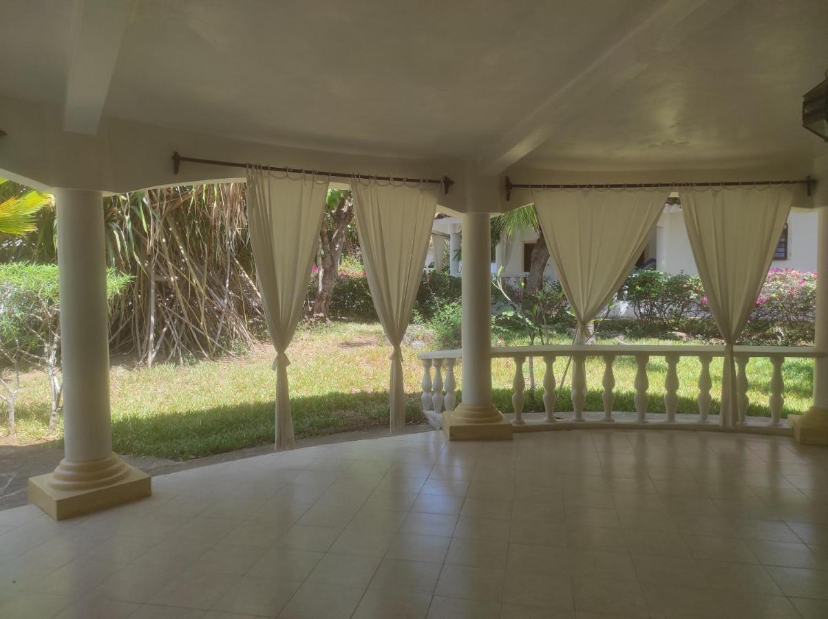 2Livu Villas Watamu Exterior photo