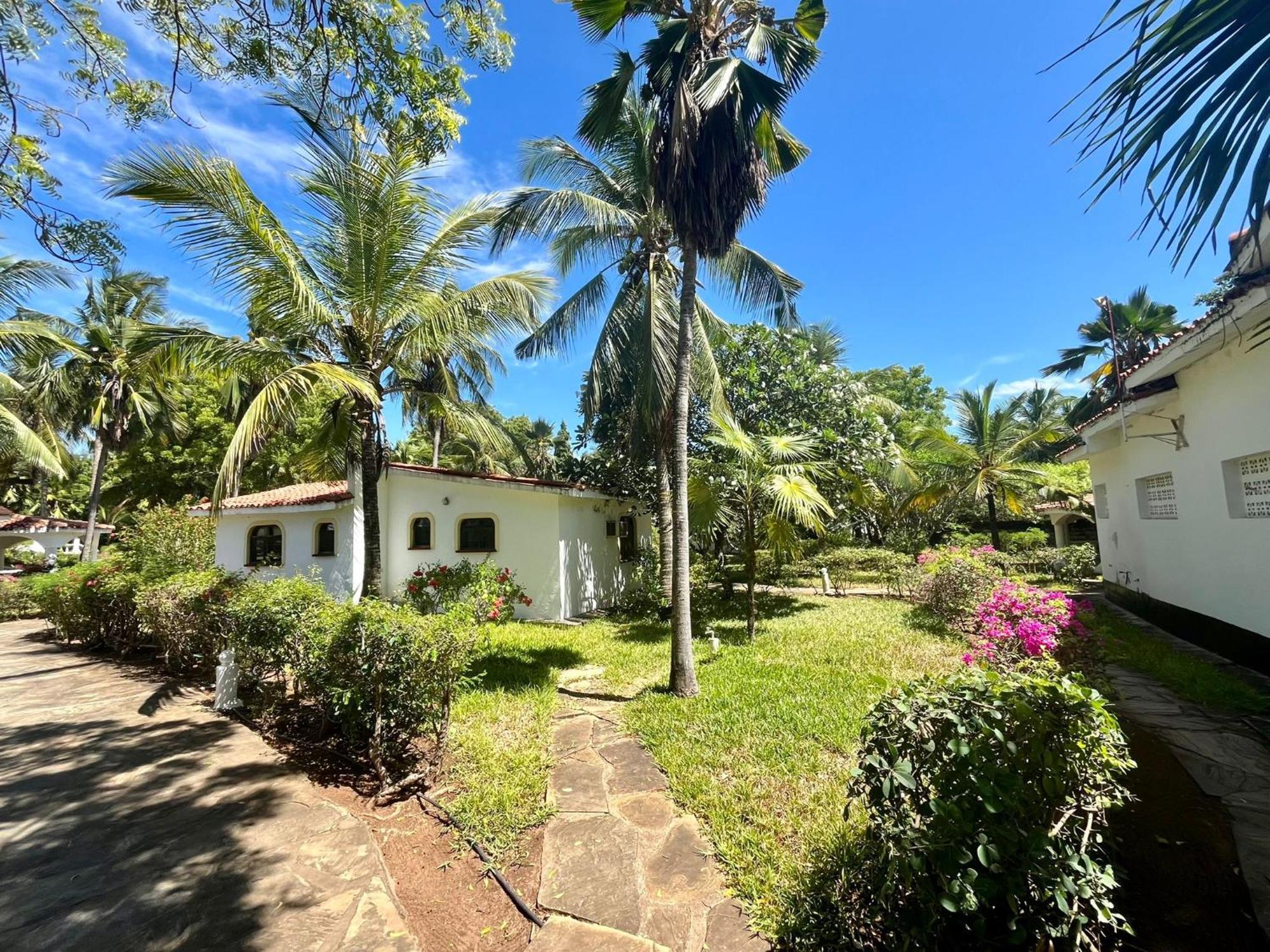 2Livu Villas Watamu Exterior photo